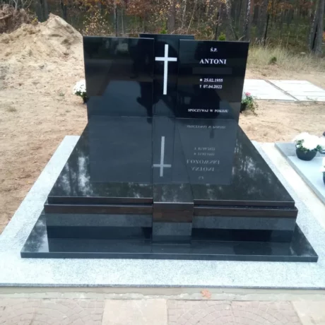 Monolit-nagrobki-realizacja-2-1.webp