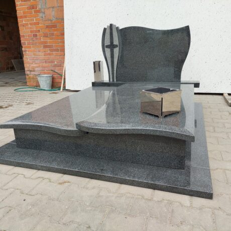 Monolit-nagrobki-realizacje-17