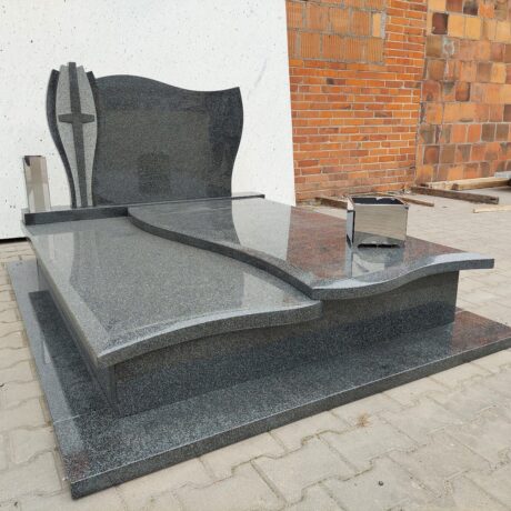 Monolit-nagrobki-realizacje-18