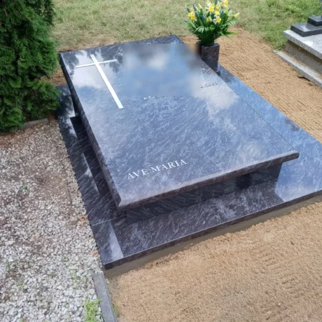 Monolit-nagrobki-realizacje-33