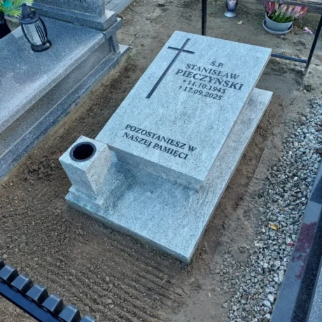 Monolit-nagrobki-realizacje-2025-10-14-40