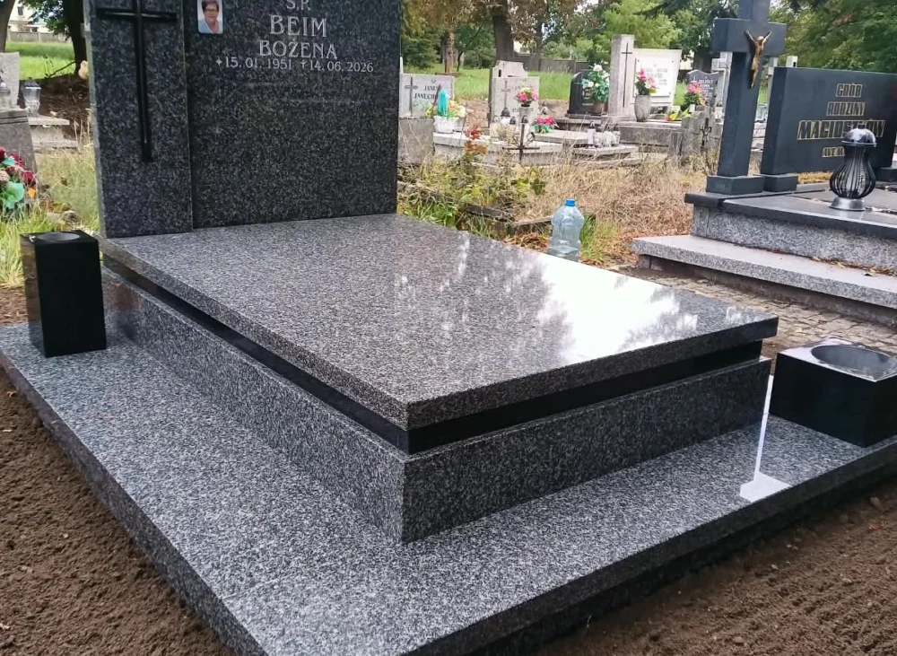 Monolit - nagrobki - realizacja - 1-10-2026 - 20